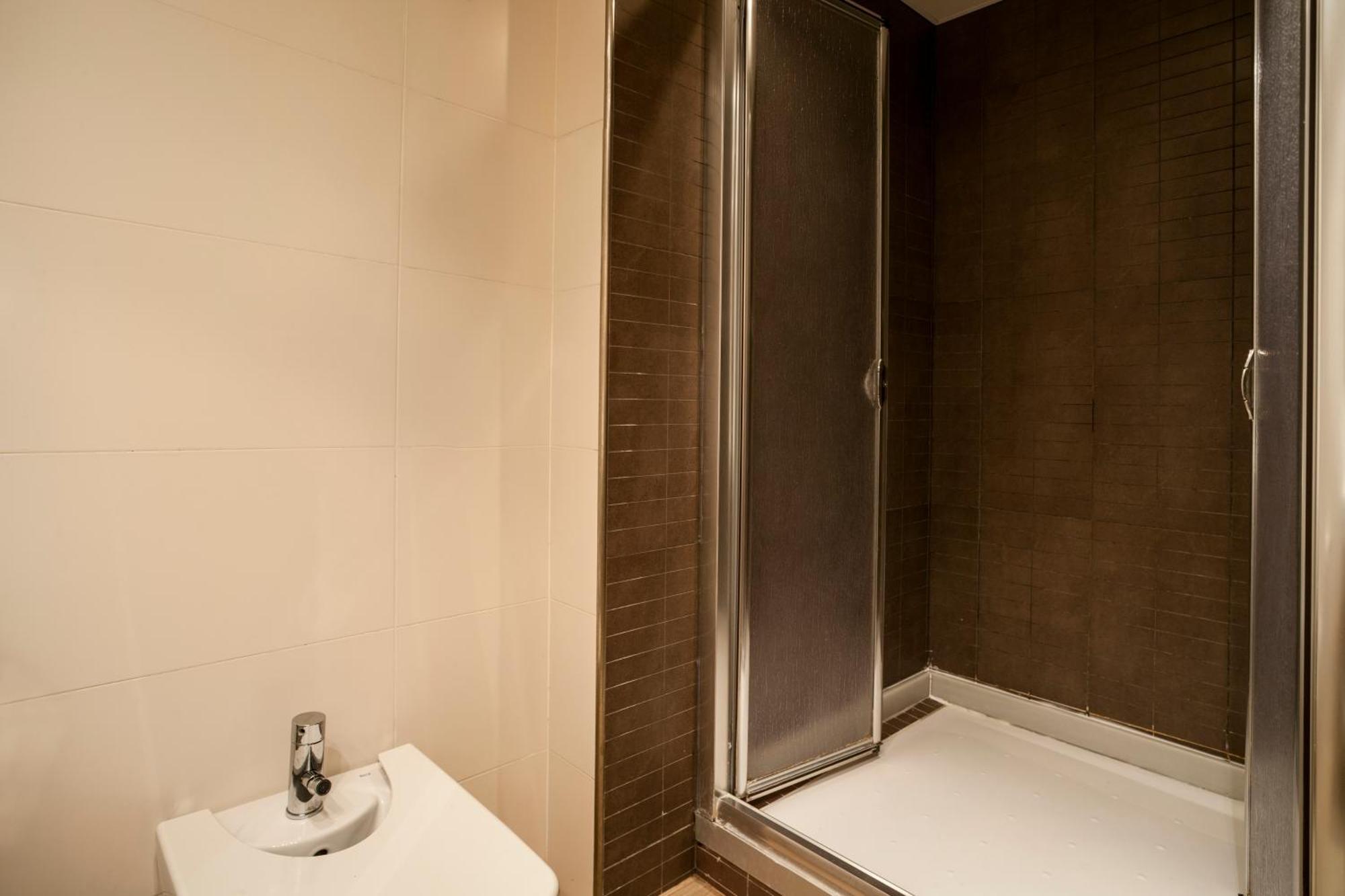 Feelathome Mozart Apartments Barcelona Ngoại thất bức ảnh