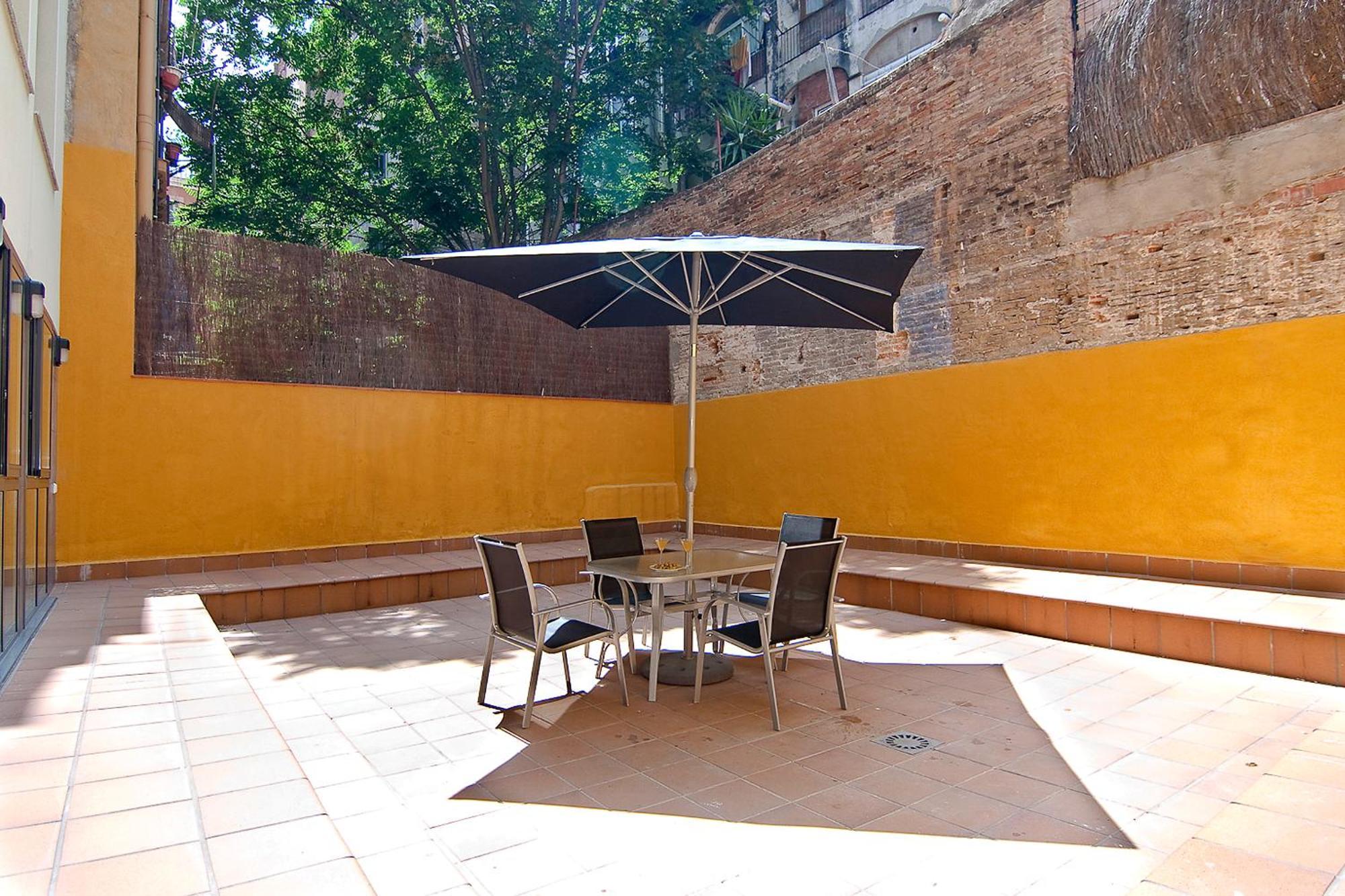 Feelathome Mozart Apartments Barcelona Ngoại thất bức ảnh