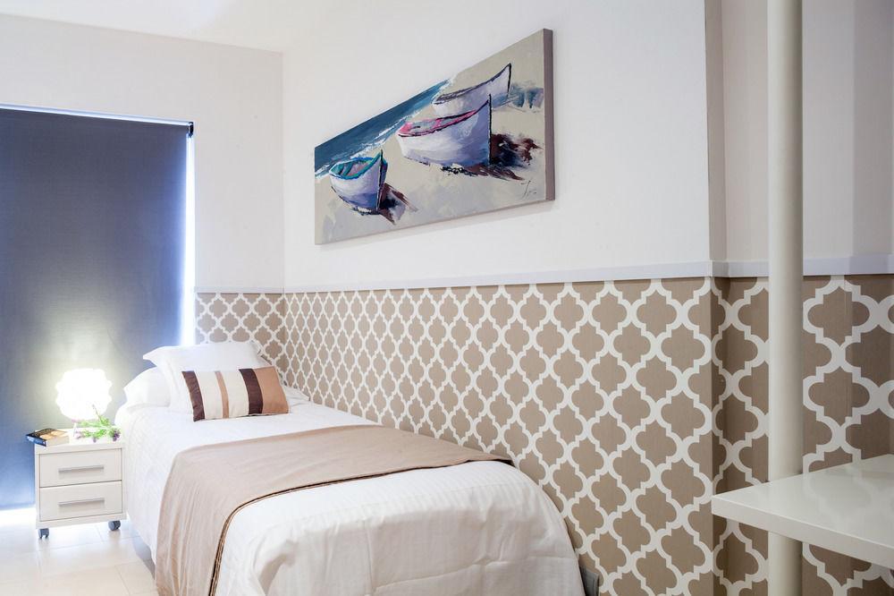 Feelathome Mozart Apartments Barcelona Ngoại thất bức ảnh