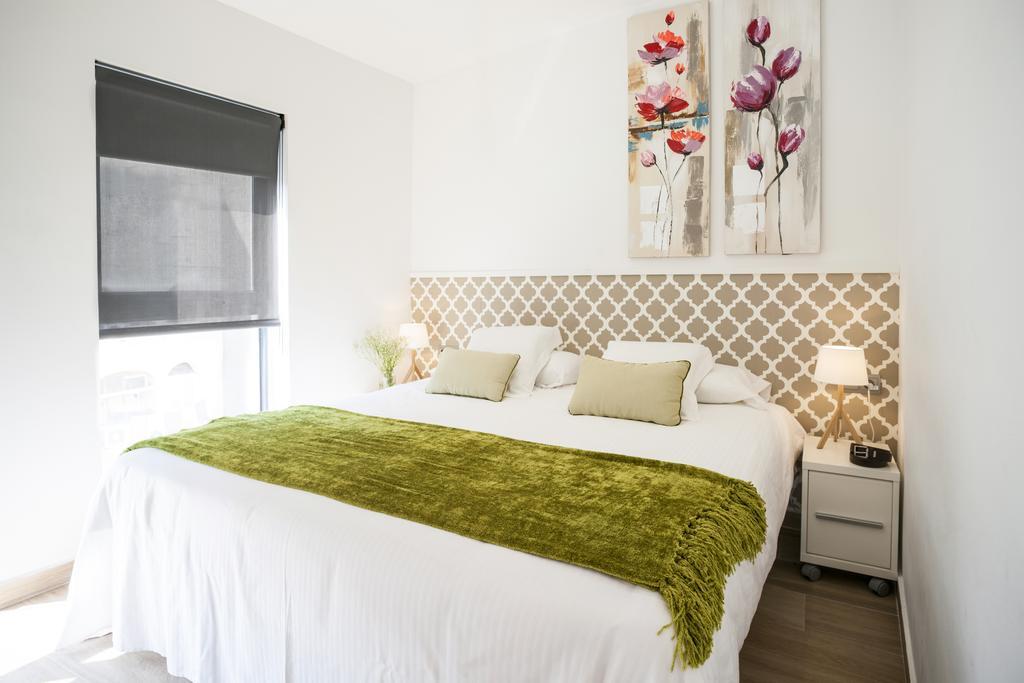 Feelathome Mozart Apartments Barcelona Ngoại thất bức ảnh