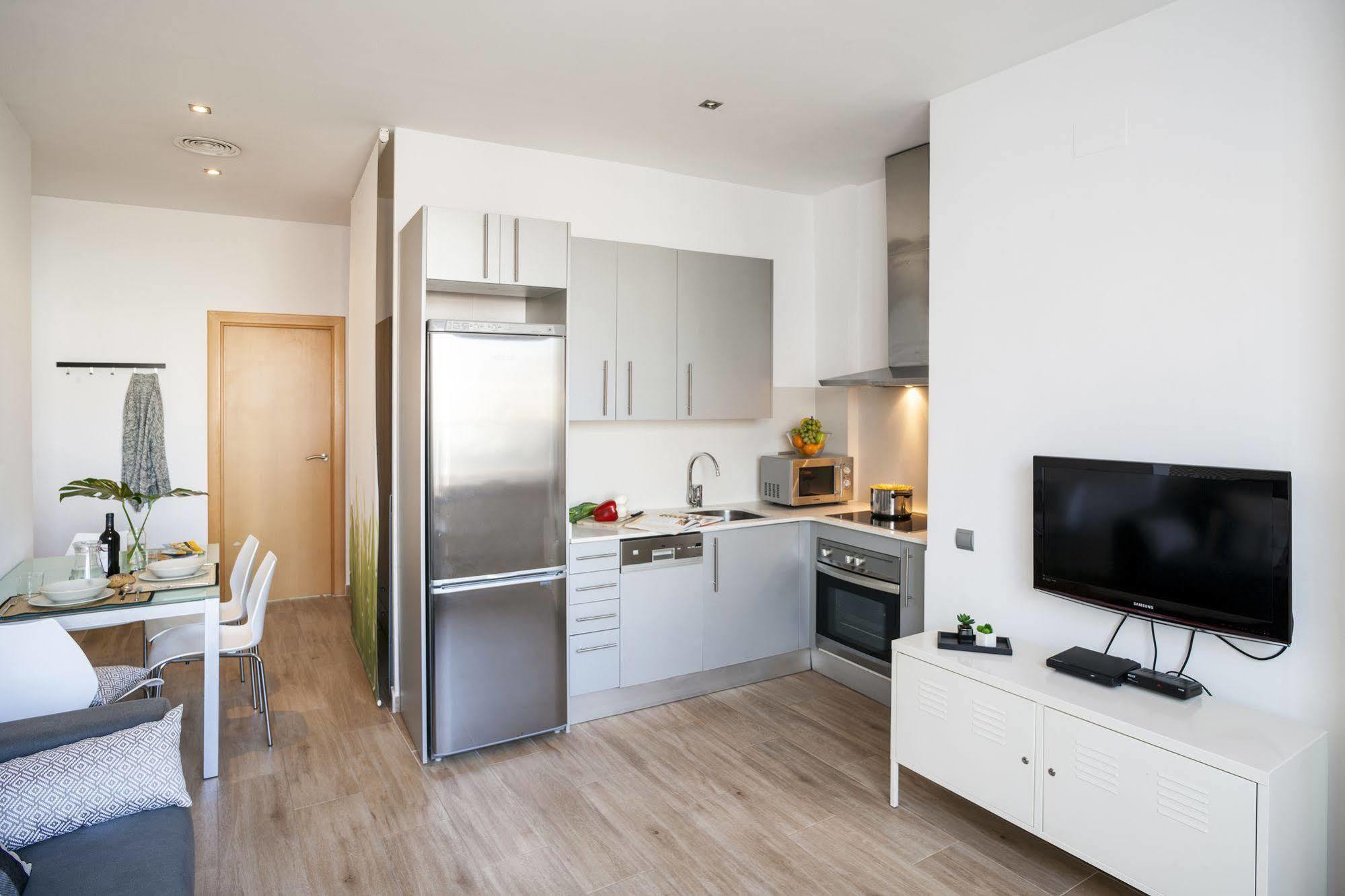 Feelathome Mozart Apartments Barcelona Ngoại thất bức ảnh