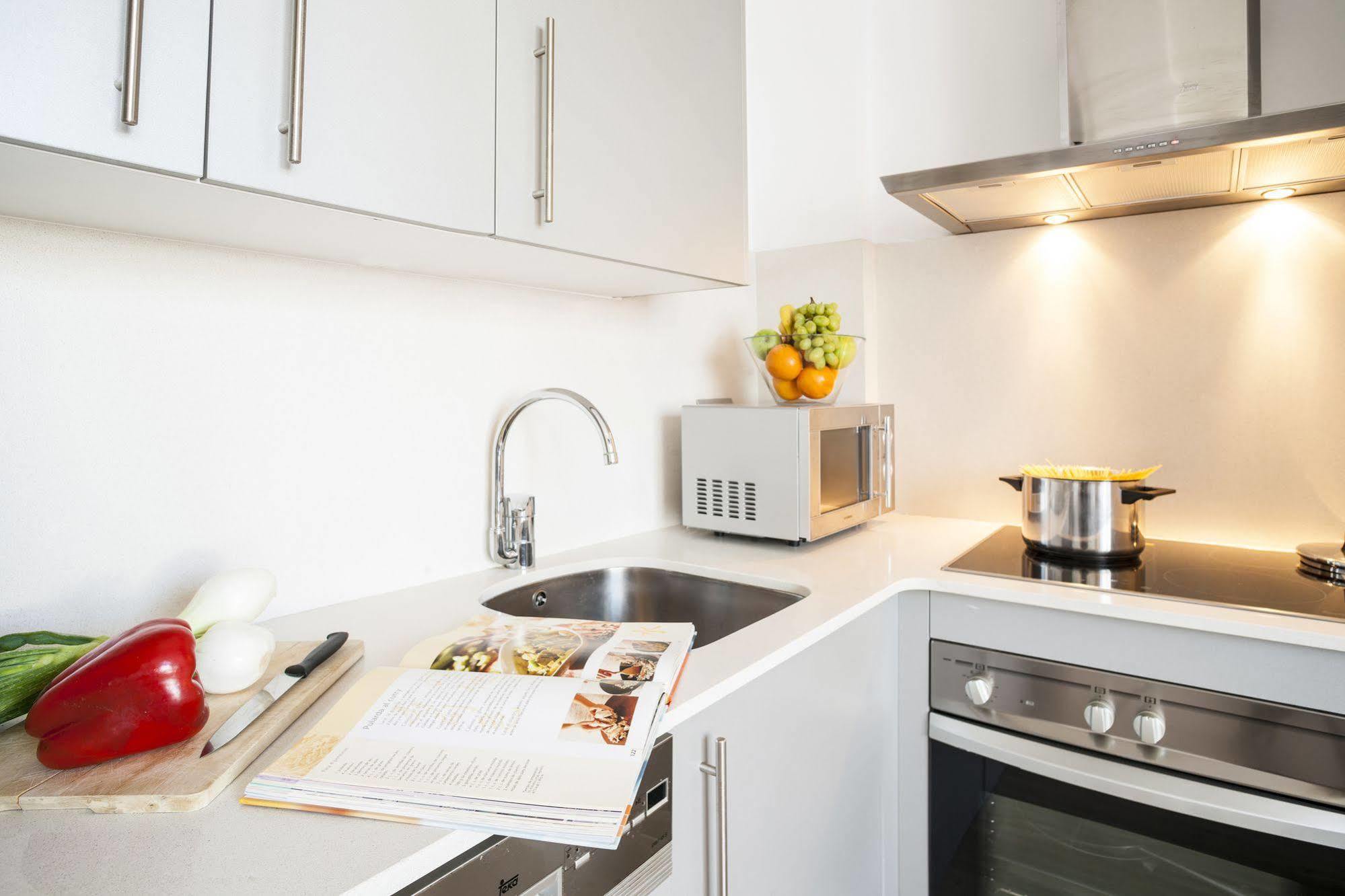 Feelathome Mozart Apartments Barcelona Ngoại thất bức ảnh