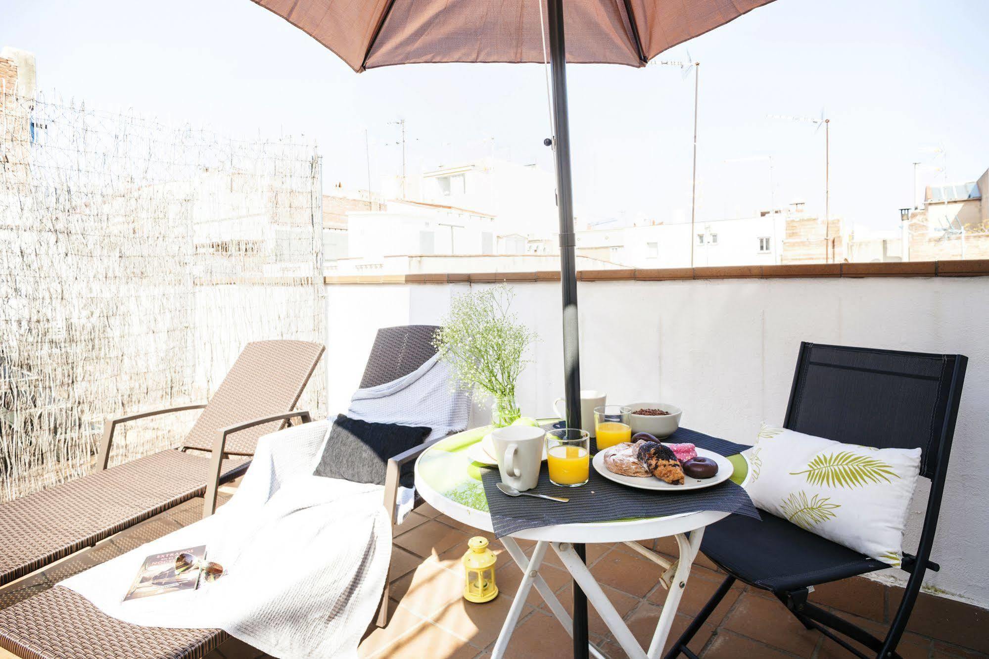 Feelathome Mozart Apartments Barcelona Ngoại thất bức ảnh